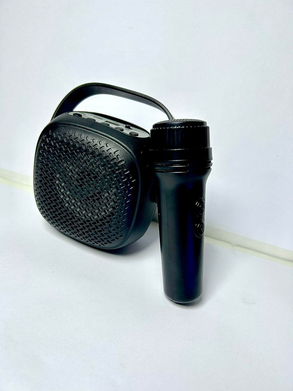 Led Bluetooth Speaker With Wireless Mic.